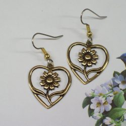 Daisy in Heart Earrings