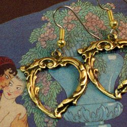 Victorian Frame Heart Earrings